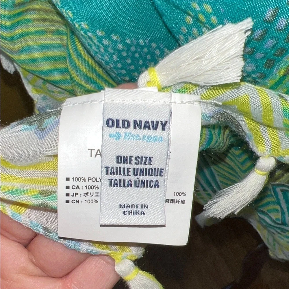Old Navy White and Green Scarf